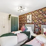 Designer House In Bristol - Hot Tub - Sleeps 10
