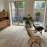 Ideal Bristol Getaway - 3 Bed Harbourside Home