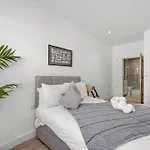 Exquisite Scandi Gem Of Bristol - Sleeps 6