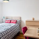 Deluxe 4 Bedroom House In Filton Bs34 Oakley Lodge