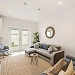 Exquisite Scandi Gem Of Bristol - Sleeps 6