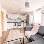 Baldwin Penthouse By Prescott Apartments