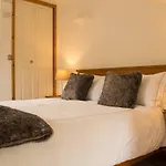 Spacious One Bedroom House With Garden In Clifton