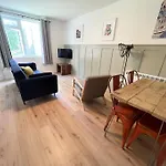 Centrally Located Apartment With Free Parking