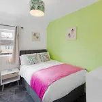 Grayle House By Cliftonvalley Apartments
