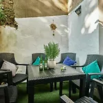 Stylish 2 Bedroom In Clifton - Garden