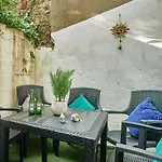 Stylish 2 Bedroom In Clifton - Garden