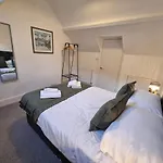 Well Cottage By Cliftonvalley Apartments