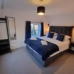 Well Cottage By Cliftonvalley Apartments