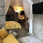 Olli\'S Cottage-Terrace & Jacuzzi
