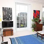 Stunning Arty Apartment In The Heart Of Clifton