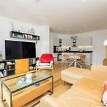 Cosy 2 Bed Flat In Central Bristol On River Avon