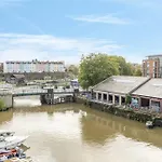 Cosy 2 Bed Flat In Central Bristol On River Avon
