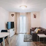 Deluxe 2 Bed Flat In Patchway Near Aztec West And Cribbs Causeway Bristol
