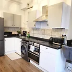 Charming Flat In Stokes Croft