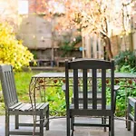 Aj\'S Stays - Free Wifi - Free Parking - Garden - Sleeps Up To 7 - 4 Beds