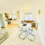 Modern 2-Bedroom Apartment