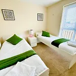 Modern 2-Bedroom Apartment