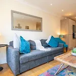 Vibrant Old City 2Br Apartment - Full Kitchen Wifi