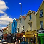 Stylish 2 Bedroom Maisonette In The Heart Of Gloucester Road