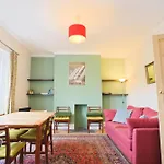 Spacious 2 Storey Penthouse Flat, Fantastic Views!