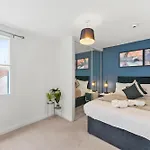 Harbourside Heaven In Bristol - Sleeps 8