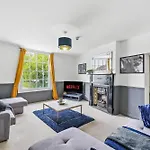 Harbourside Heaven In Bristol - Sleeps 8