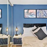 Harbourside Heaven In Bristol - Sleeps 8