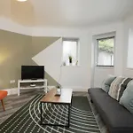Aberdeen Apartments, Redland, Great Location