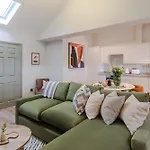 Redland Place - Your Apartment