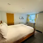 Apartment Near Harbourside & City Centre