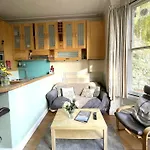 Lovely Victorian Apartment In Clifton Village