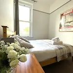 Lovely Victorian Apartment In Clifton Village