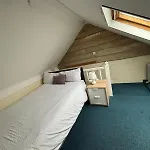 Shared House In Chakeshill Drive