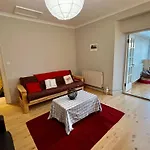 3 Bed Penthouse Flat With Conservatory & Roof Terrace - City Views