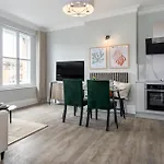 60 Queens Road