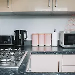 No10 Bristol - 2 Bedroom House With Private Garden And Parking