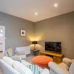 Peaceful Woodland Retreat Near Clifton, Bristol