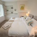 Peaceful Woodland Retreat Near Clifton, Bristol