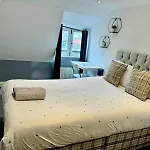 Lovely City Centre Room