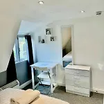 Comfortable City Centre Room