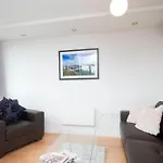 Cleyro Serviced Apartments - Finzels Reach