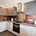 Brunel Loft Apartments - Ya
