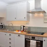 2 Bed In Bristol 75697