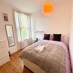 Adorable Room Near City Centre