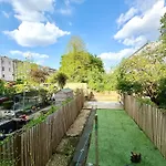 Adorable Room Near City Centre