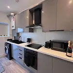 Bristol City Centre 3Bed House