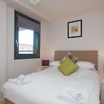 Cleyro Serviced Apartments - Finzels Reach