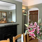 Fabulous Townhouse In Clifton