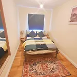 2 Bed Flat,Sleeps 4,Wifi,Near Cabot Circus,Bri 1Mi
